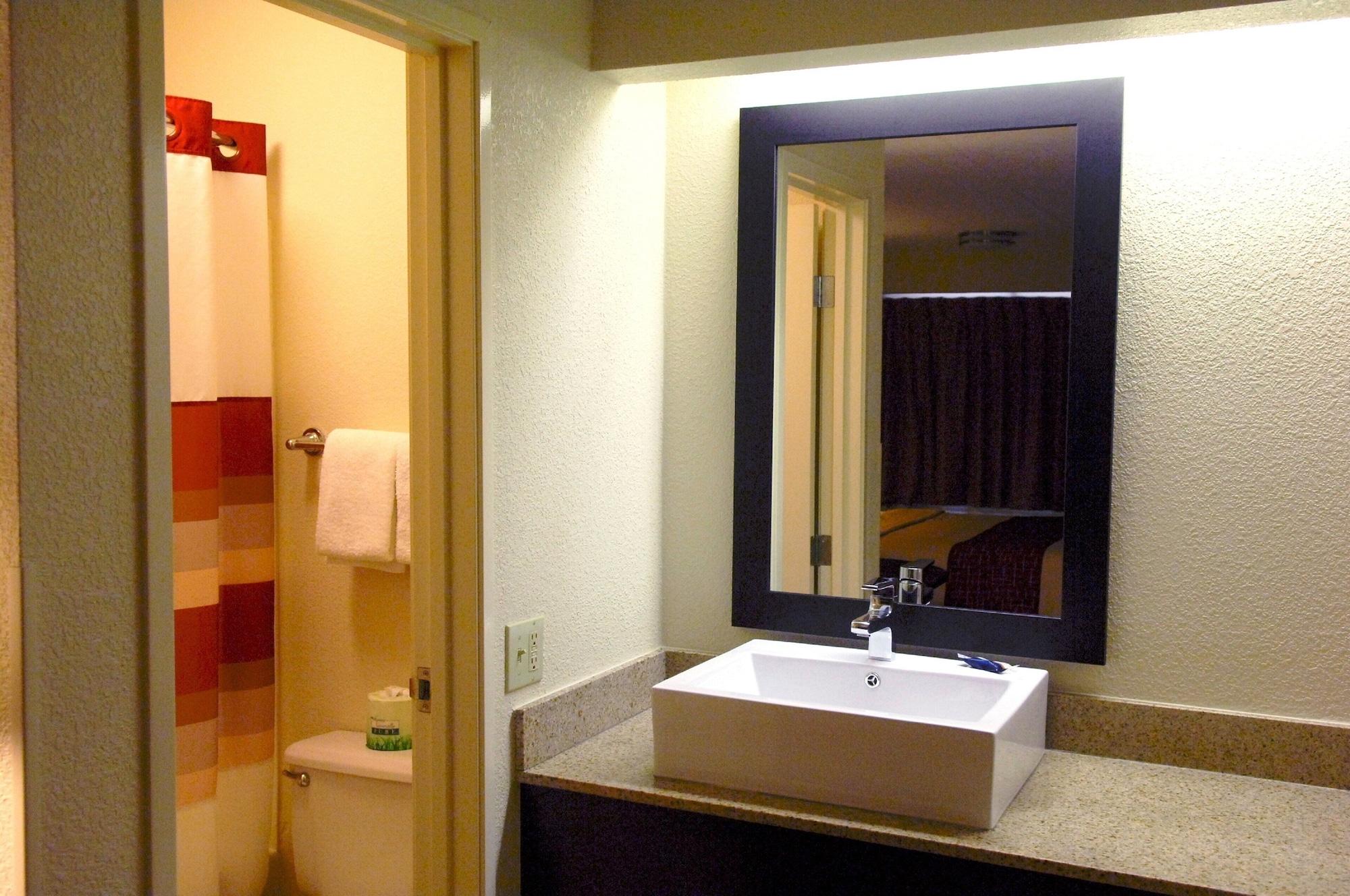 Red Roof Inn Plus+ Philadelphia Airport Essington Exterior foto