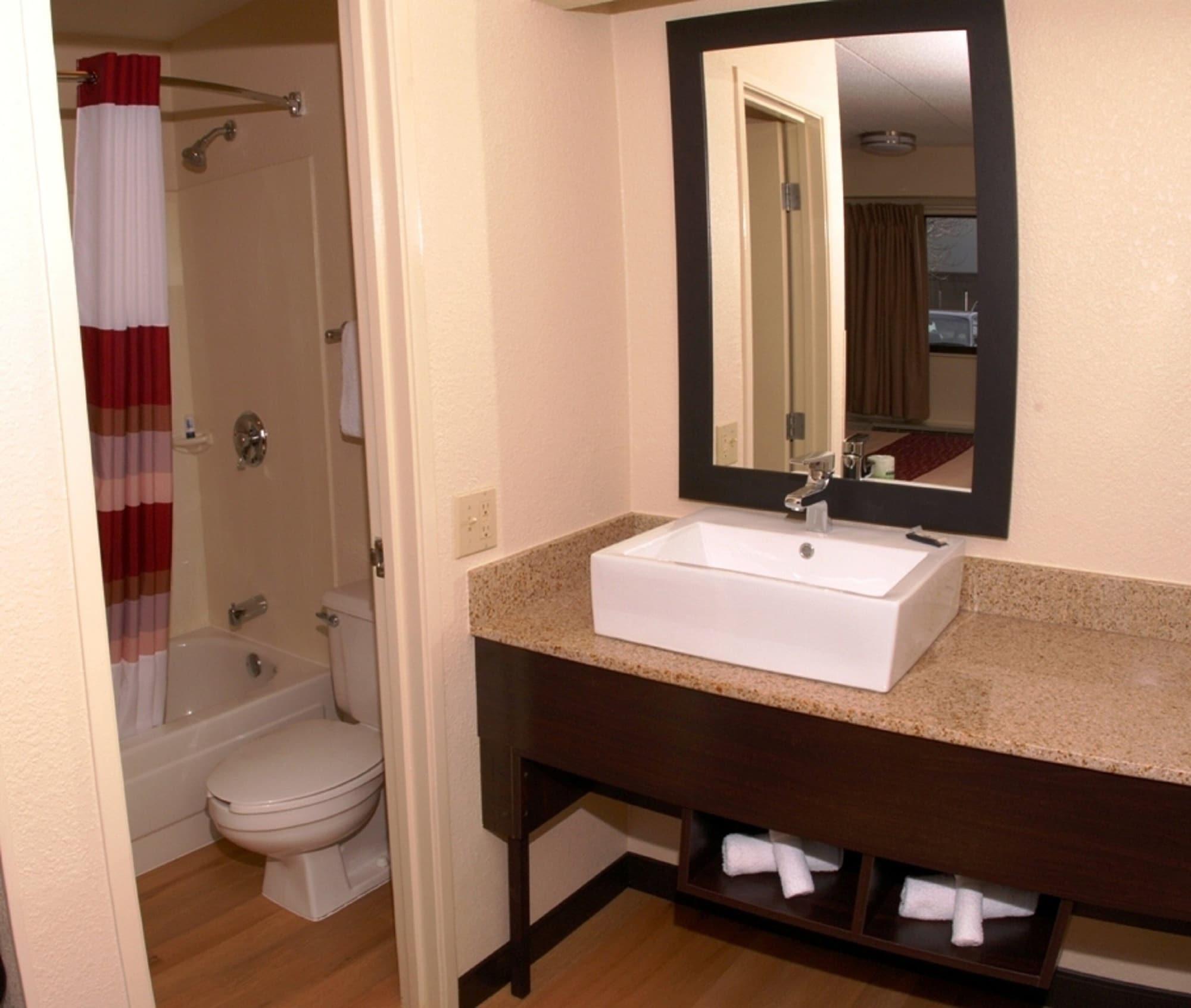 Red Roof Inn Plus+ Philadelphia Airport Essington Exterior foto