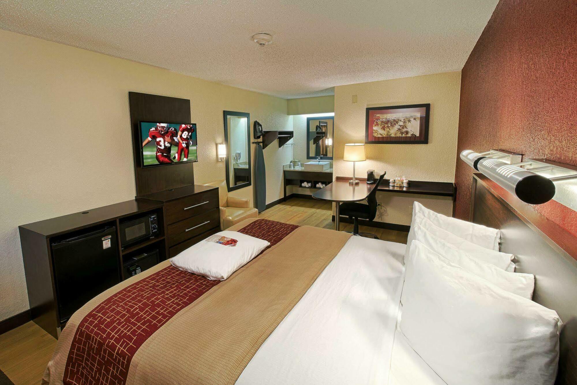 Red Roof Inn Plus+ Philadelphia Airport Essington Exterior foto